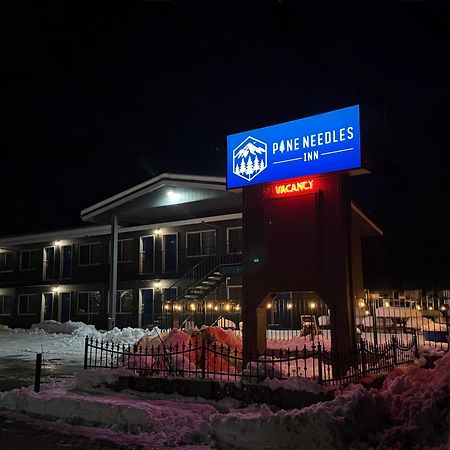 Pine Needles Inn Маунт-Шаста Екстер'єр фото