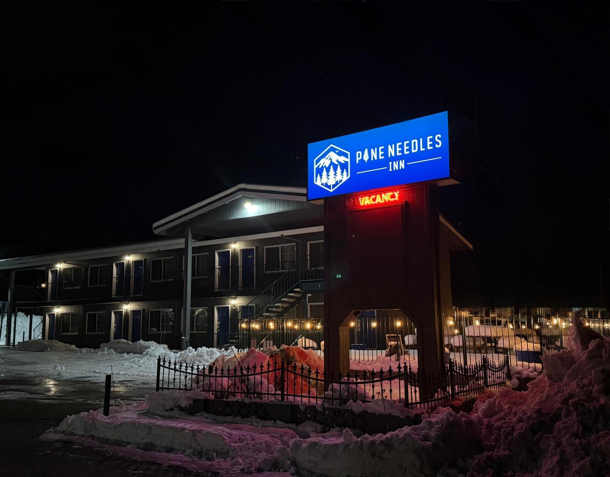 Pine Needles Inn Маунт-Шаста Екстер'єр фото